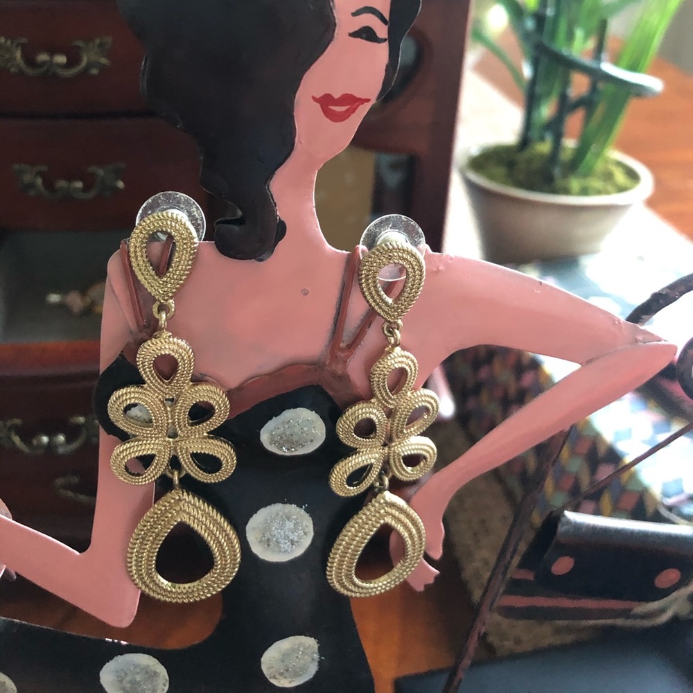 Gold earrings